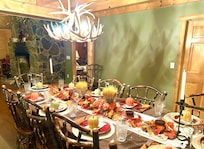 Thanksgiving table