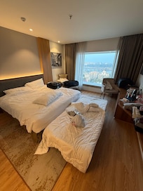 No room to move once the pop up bed is placed