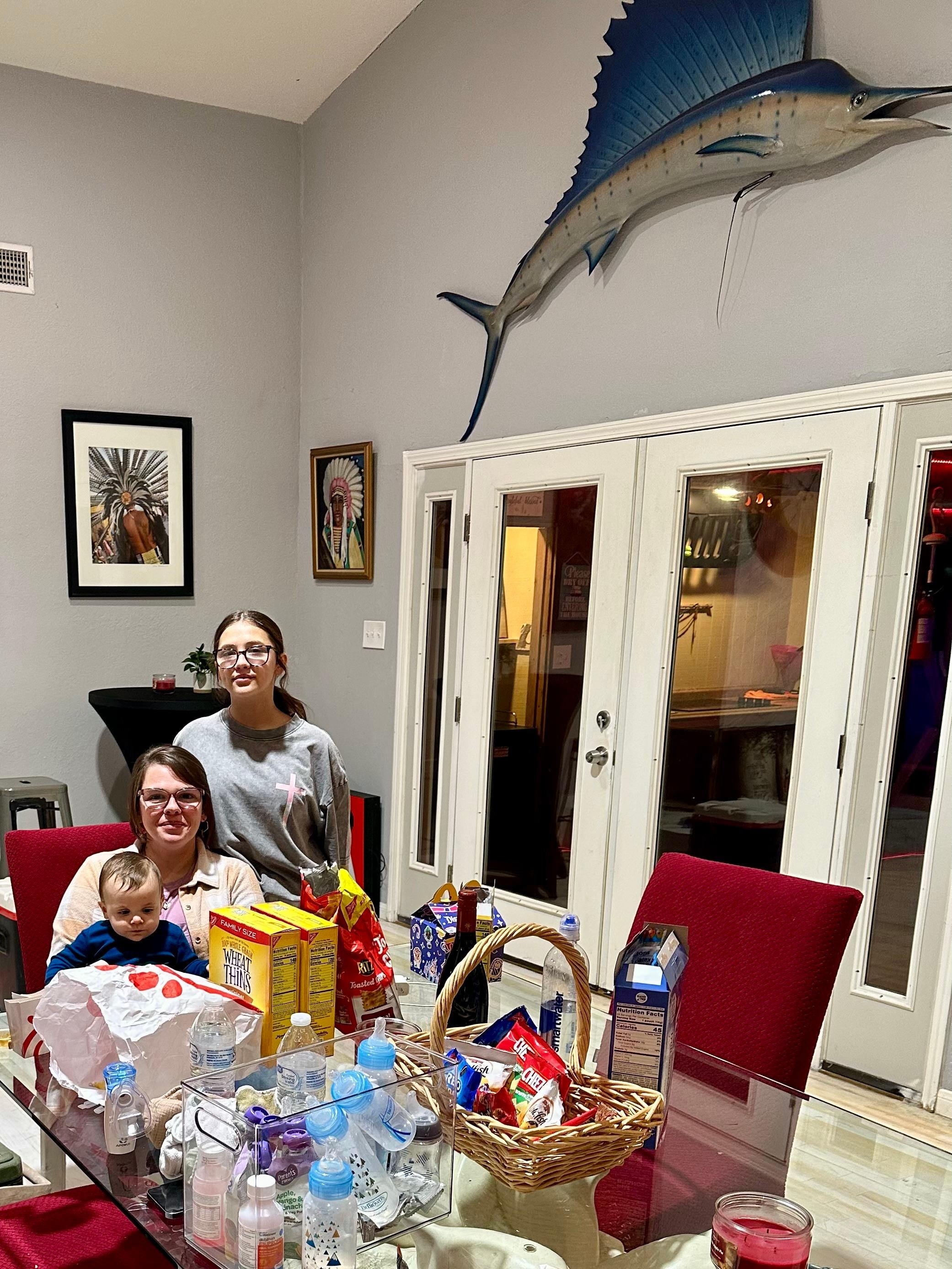There was a basket with a welcome note and chips along with a bottle of wine to welcome us upon our arrival. 