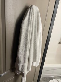 The towel felt like sandpaper and the 3M was missing.