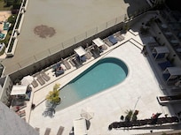 Small pool but always plenty beds in March/ April if you don’t want children having fun and being excited this is not for you