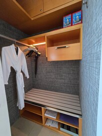 Mini walk in wardrobe