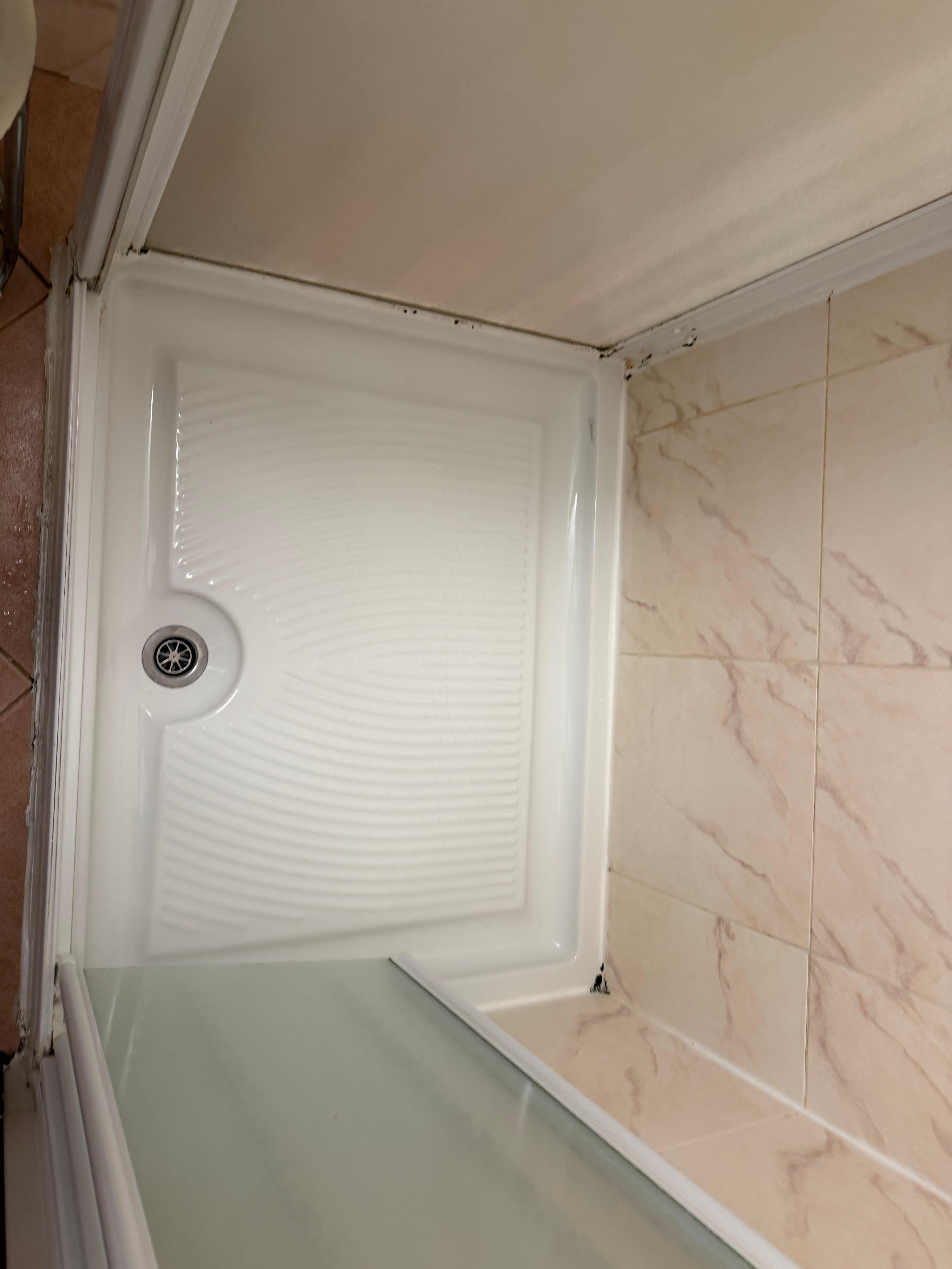 Sujo e mal conservado 