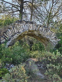 Balade VTT, vestiges d'aqueducs