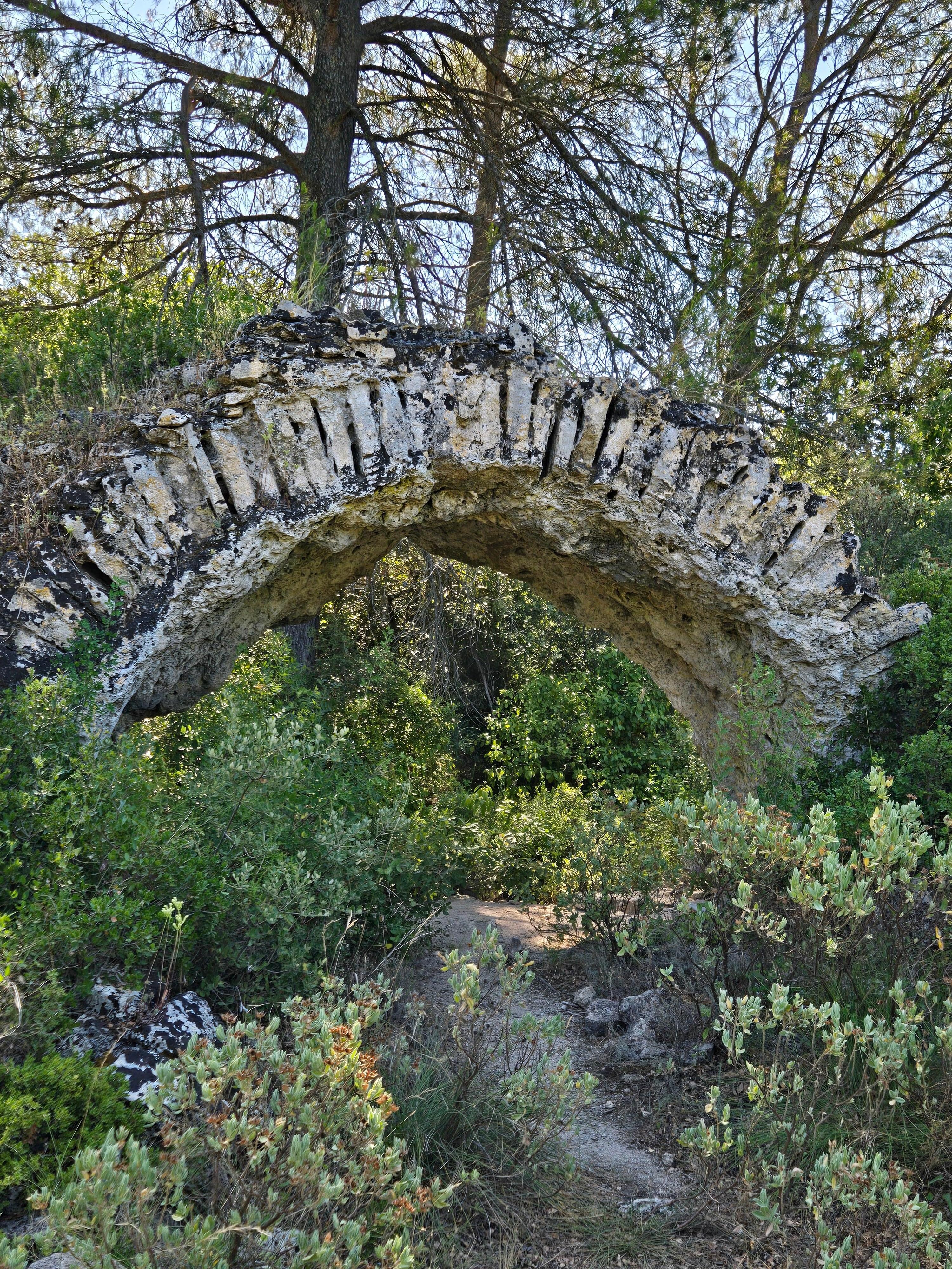 Balade VTT, vestiges d'aqueducs