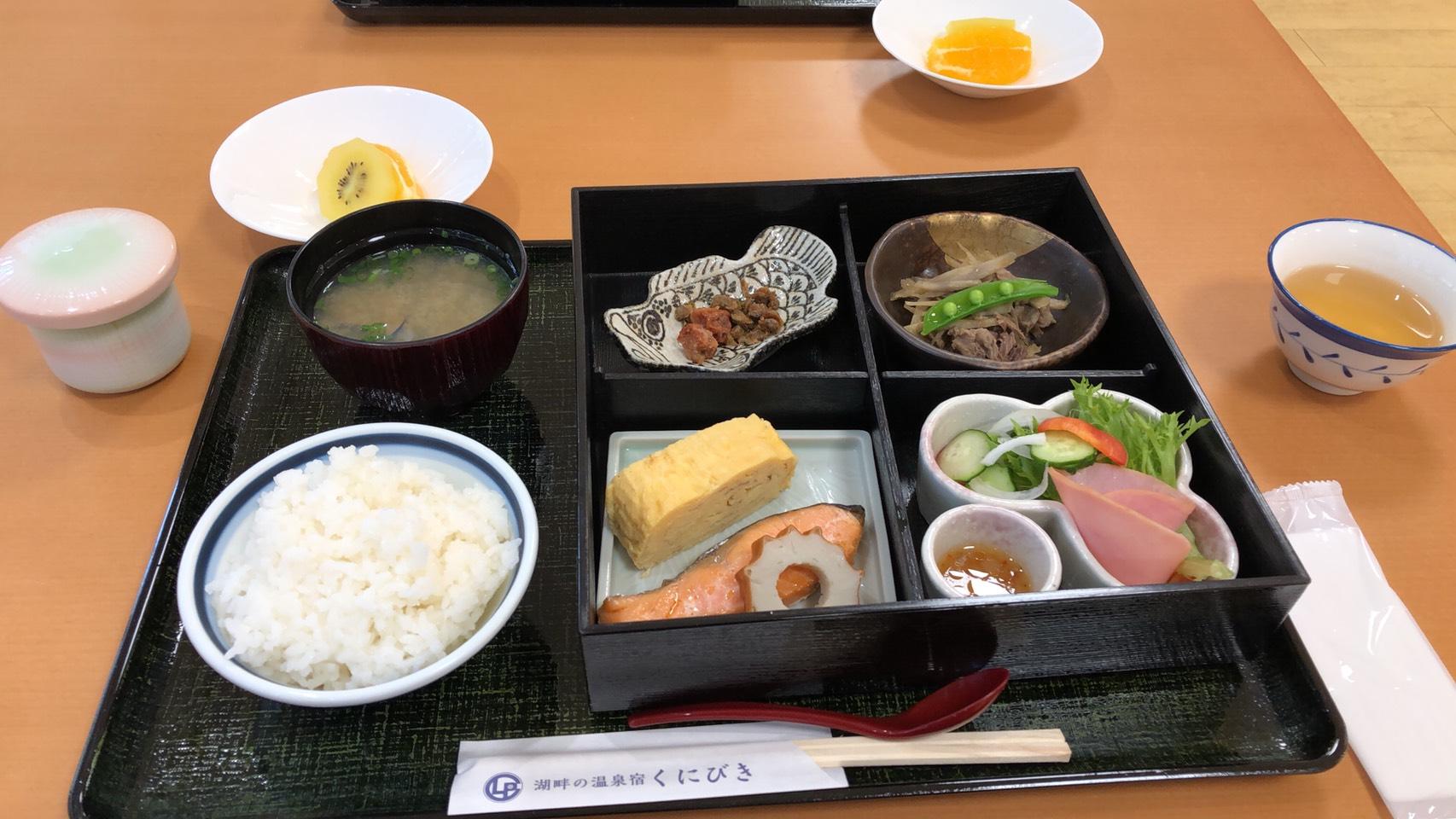 朝食