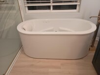 Beautiful jet tub