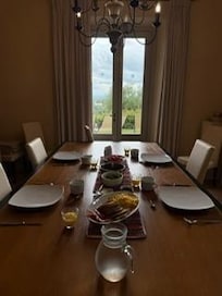 Lovely breakfast with incredible views. House is stocked with all of the dishes/utensils/glassware you'll need.