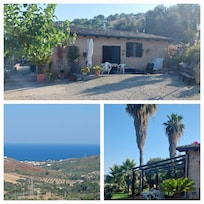 das Grundstück mit Seitenansicht von den 4 Wohneinheiten die da waren, mit eigener Waschmaschine