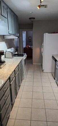 Bar style kitchen is rather long :)