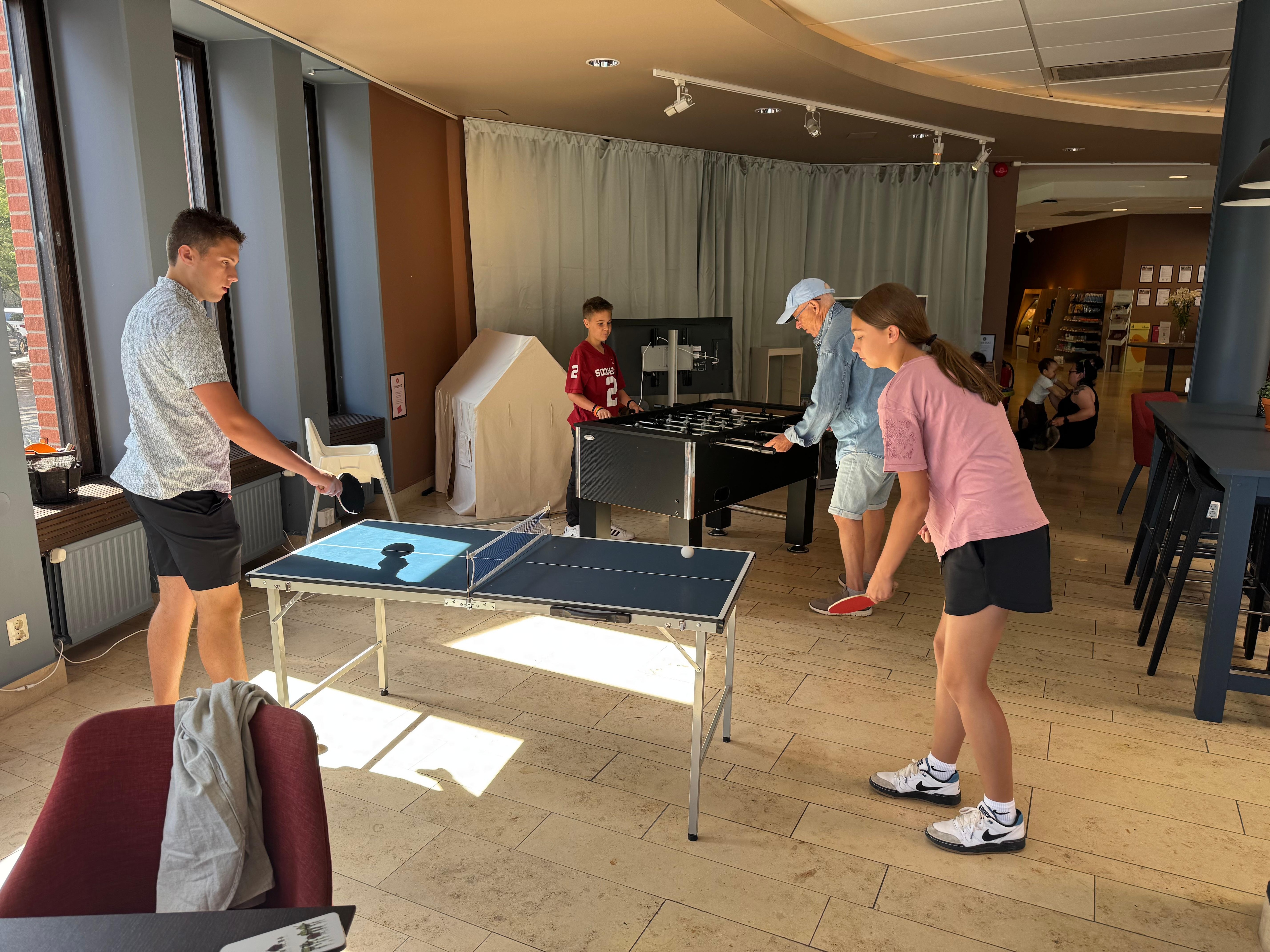 Great game of ping pong. 