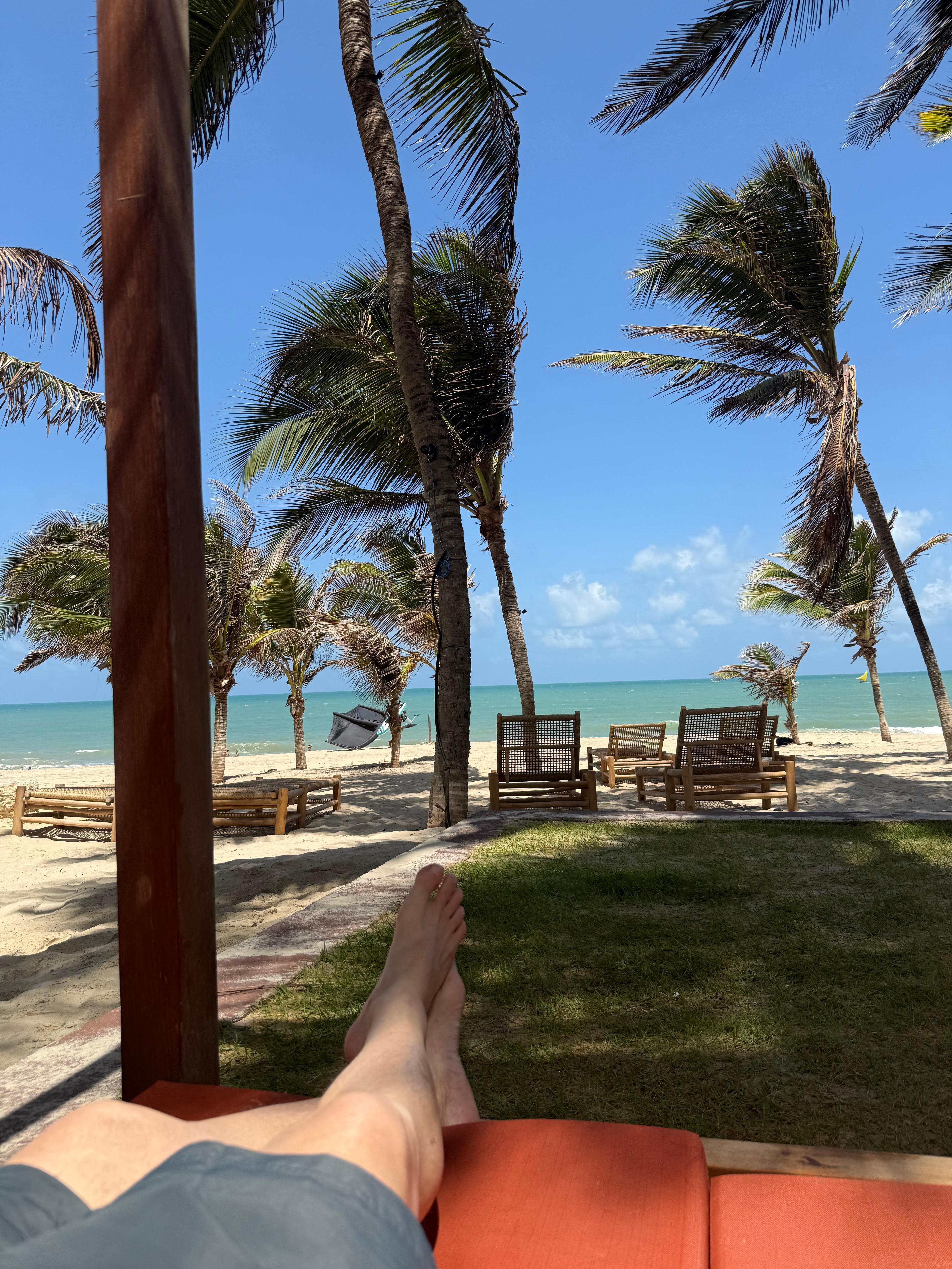 Cadeiras frente mar. Uma delícia 