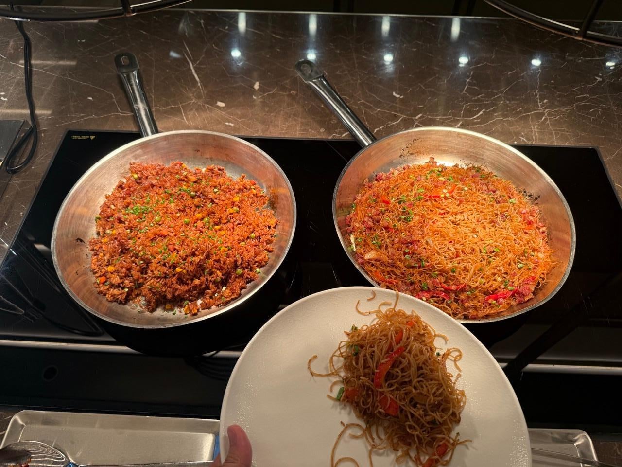 🍜 Delicious stir-fried noodles freshly made