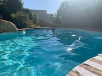 We loved with swimming pool😊