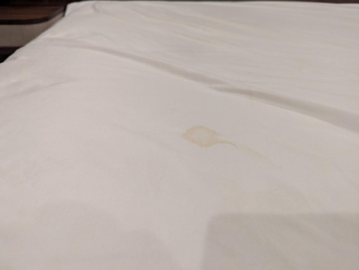 Dirty linens on the bed