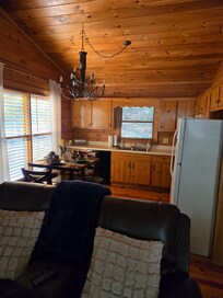 Fully stocked kitchen!