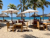 Playa Ropa-15 minute walk downhill