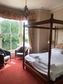 Bright & clean with a comfy bed