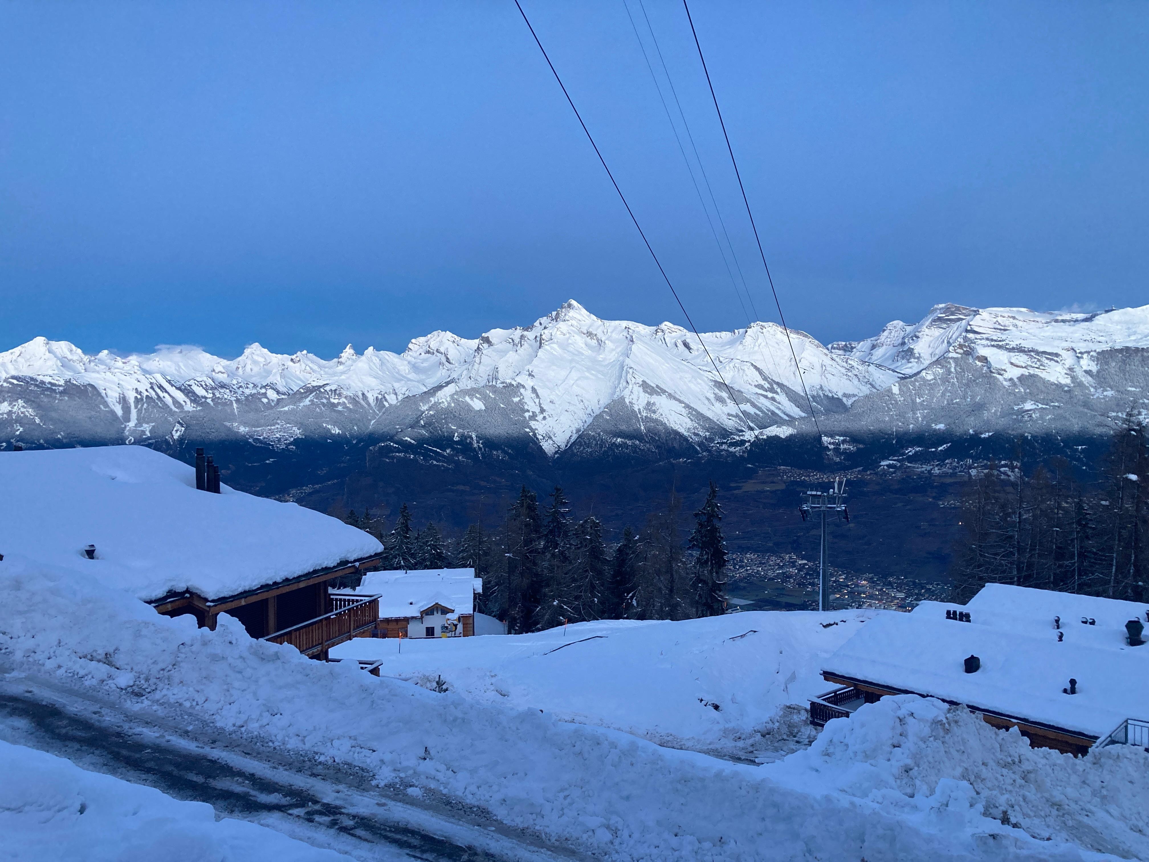 Morgenblick ins Rhonetal vom Balkon aus. 
