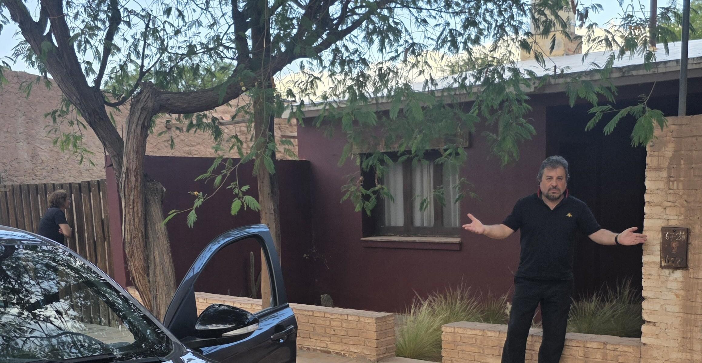 NOBODY WAS THERE .....PLUS ALMOST IN RUINS . I HAD TO FIND  A LAST MOMENT NEW HOTEL 