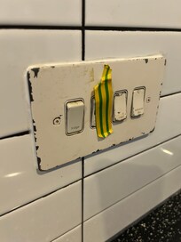 Below standard electrics and oven, hob and fridge didn’t work.
