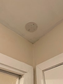 No smoke detector