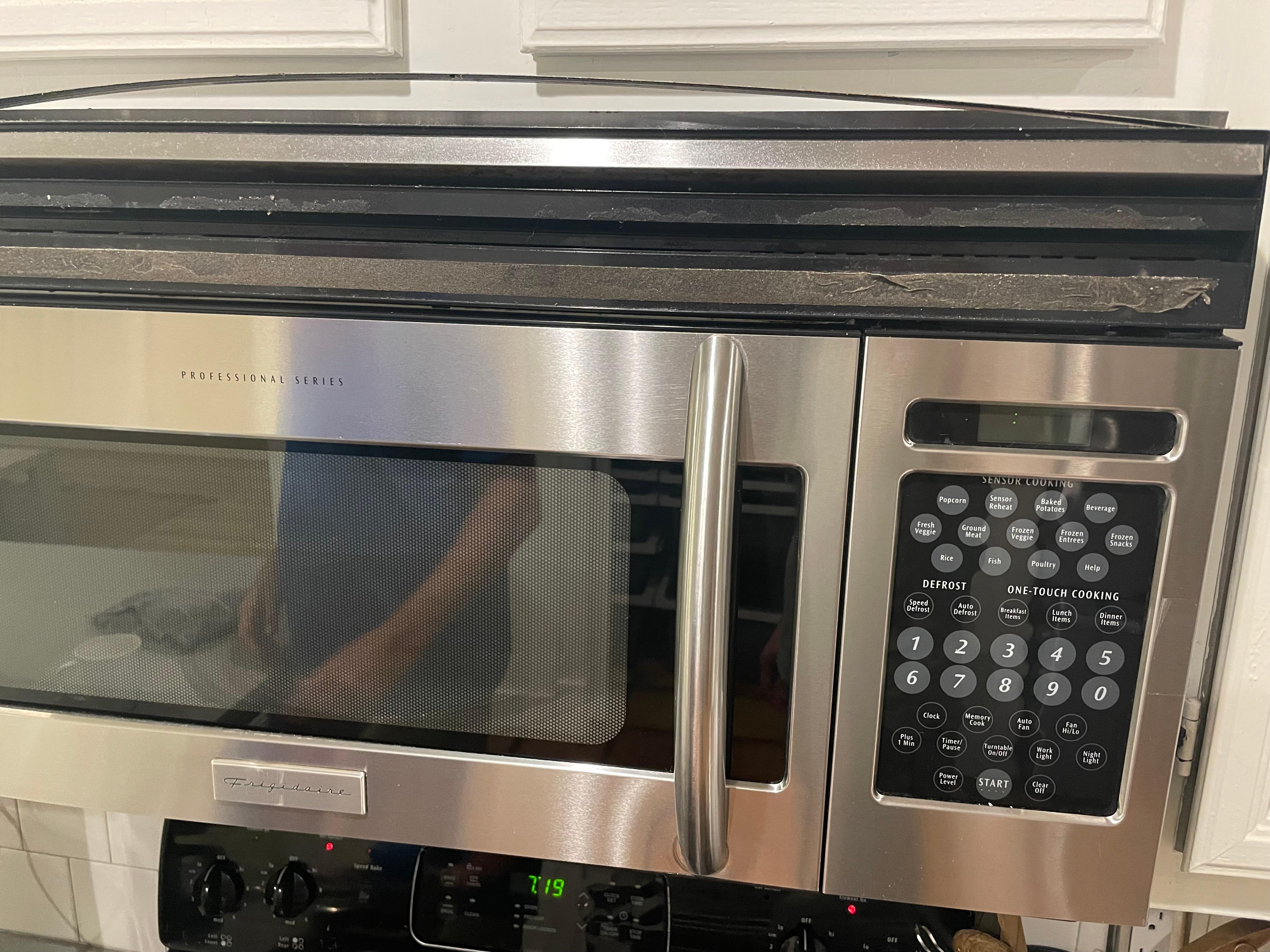 condition of microwave and other items in poor shape