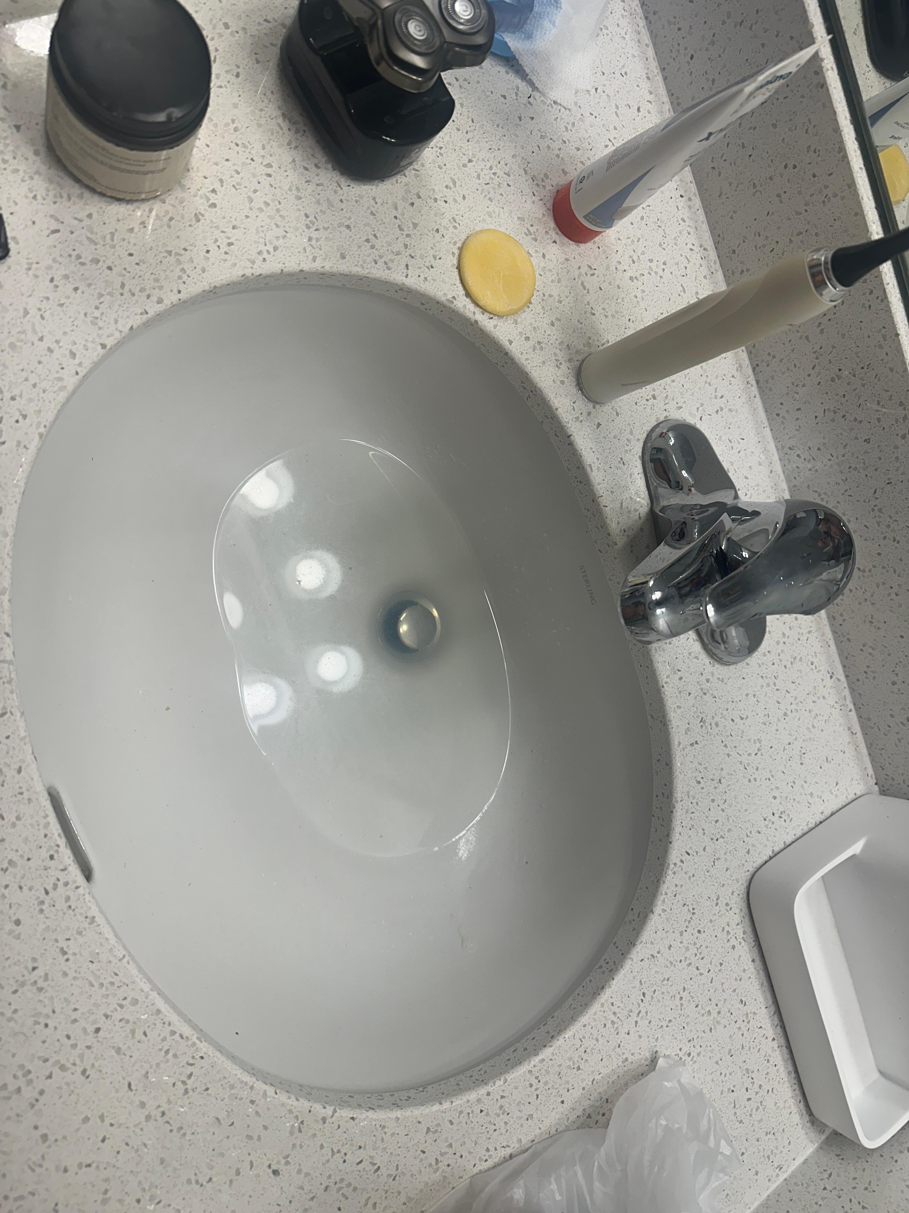 Room sink with problems