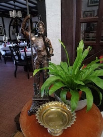 Nice setting... Everything so colonial style and British feel... Hahaha