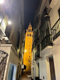 à 2 pas de la Cathédrale