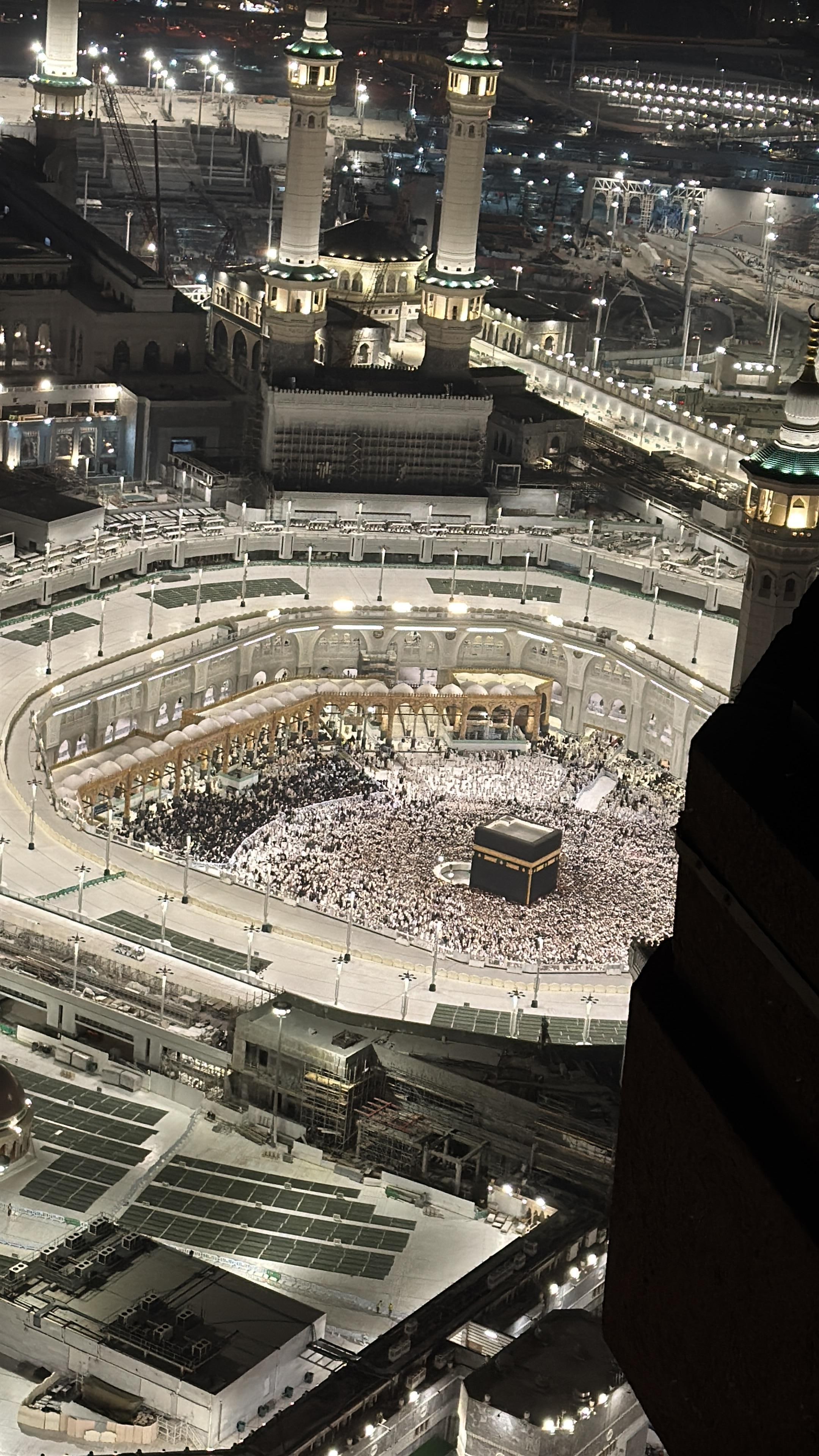 Uitzicht van mijn kamer 45 hoog gedeeltelijk uitzicht op kabaa maar dat viel mee want ik zag alles