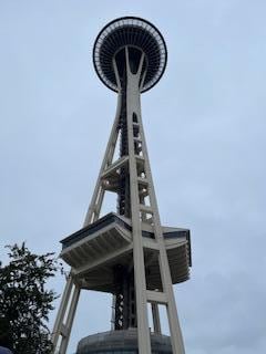 and the Seattle Needle



only a short walk away:)