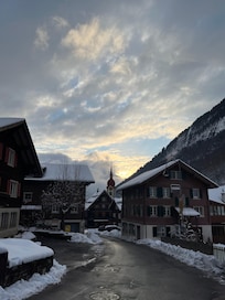 Blick auf Dorfstrasse