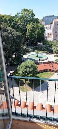 View over the park, rooms at the front.