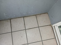 Cigarettes ashes and smoke smell on ku room