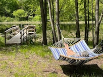 There was something for everyone - kayaking the lake, fishing, hammocking, the patio, hot tub and couch.