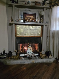 Indoor propane fireplace