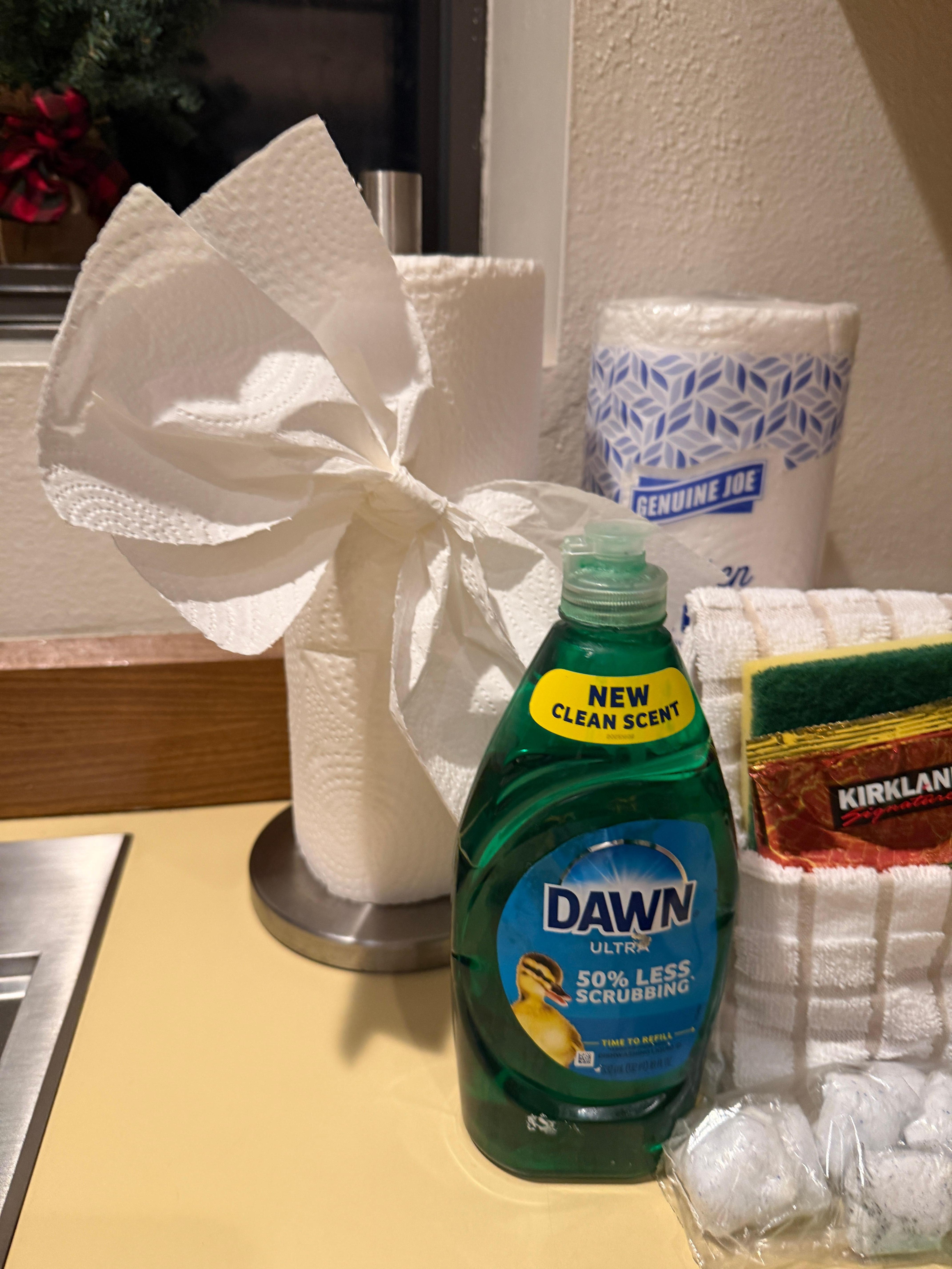 I absolutely loved the bows everywhere, what a sweet touch! 