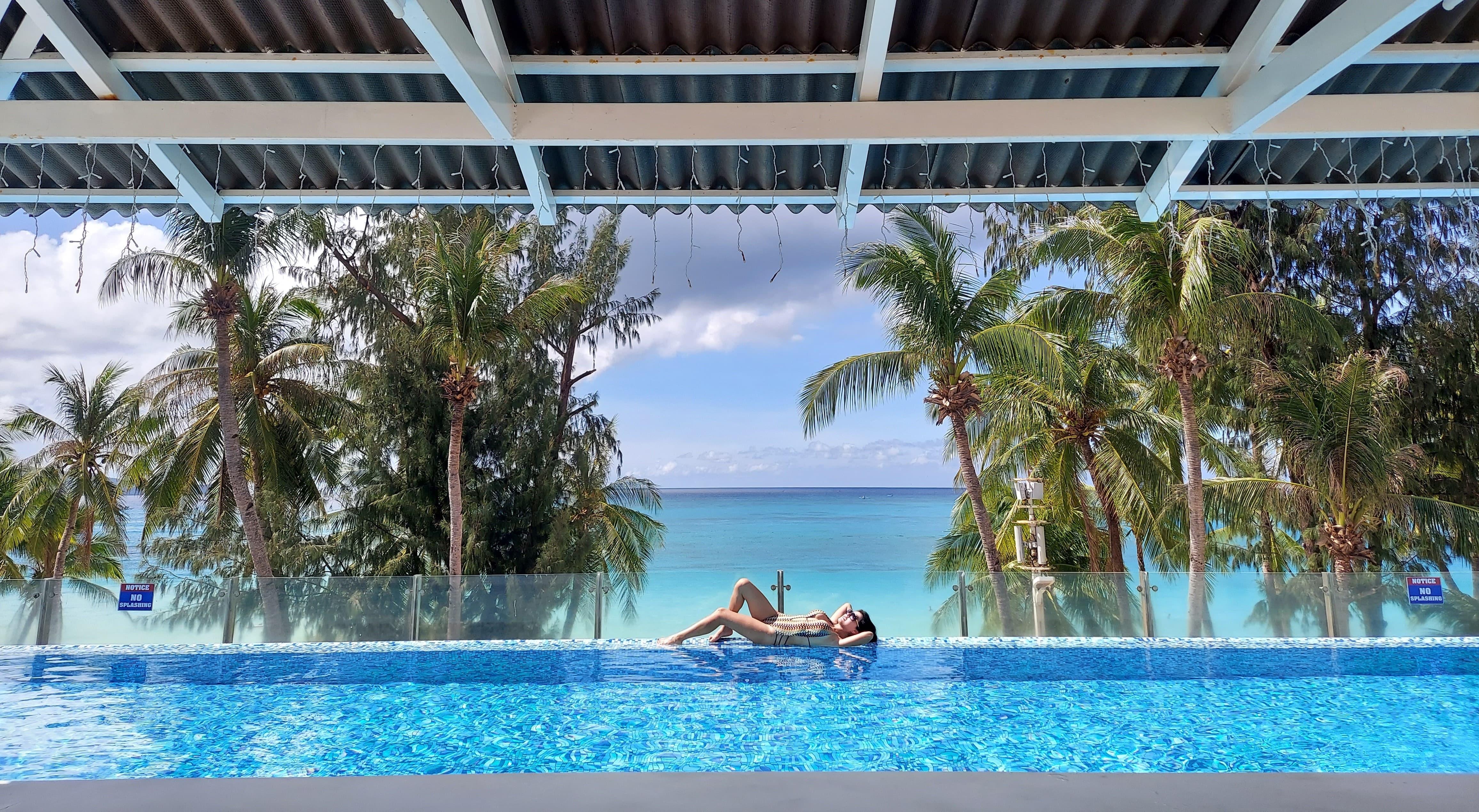 Wonderful infinity pool views