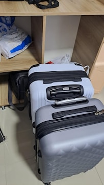 estante para guardar equipamentos eletrônicos