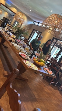 Buffet do café da manhã apesar de pequeno, tem bastante variedades.