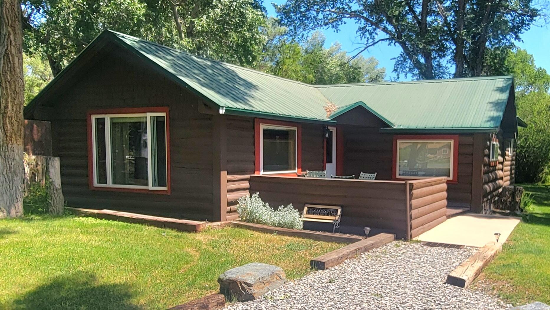 Beautiful and inviting cabin home