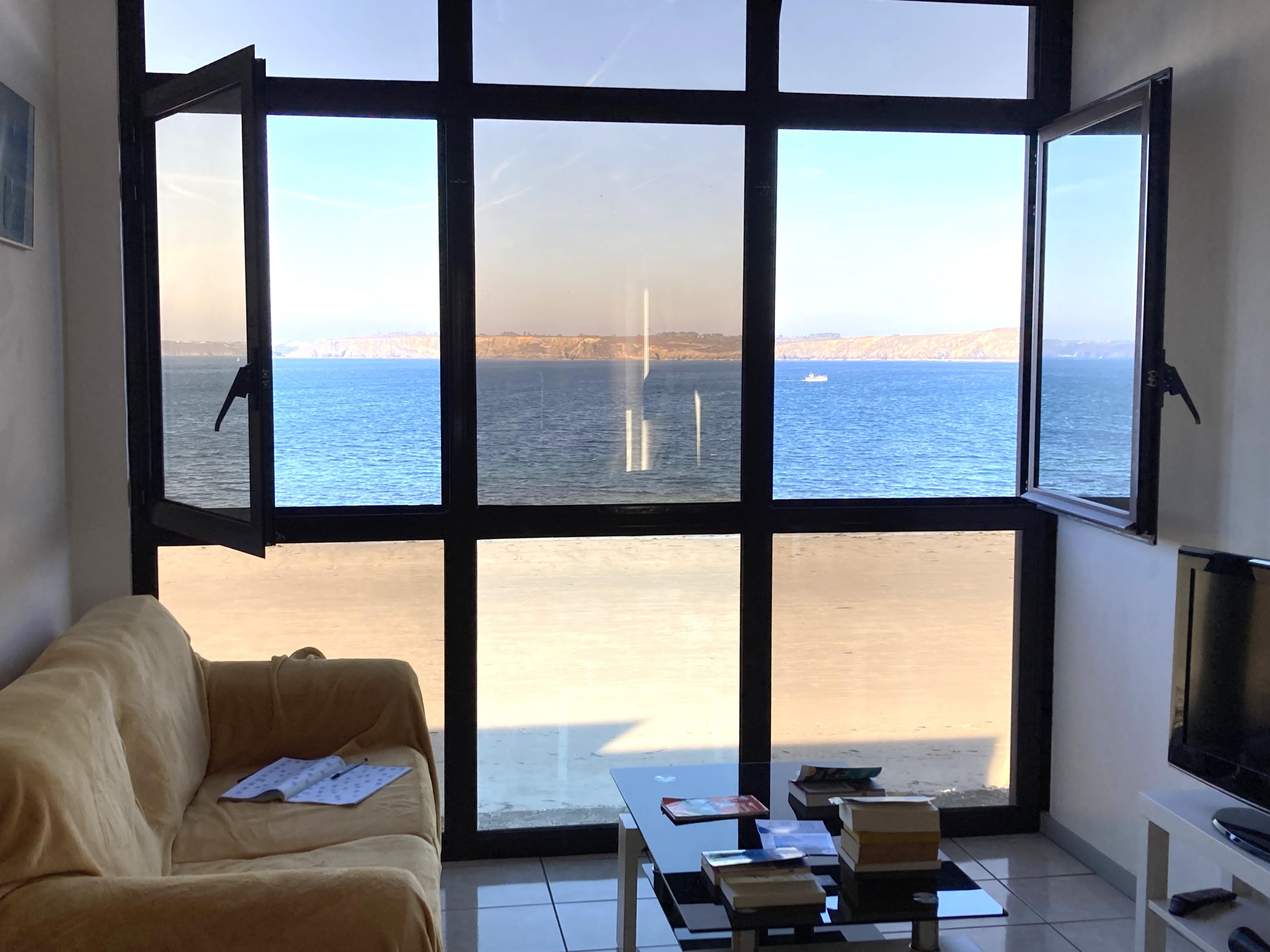 coin salon vue directe mer