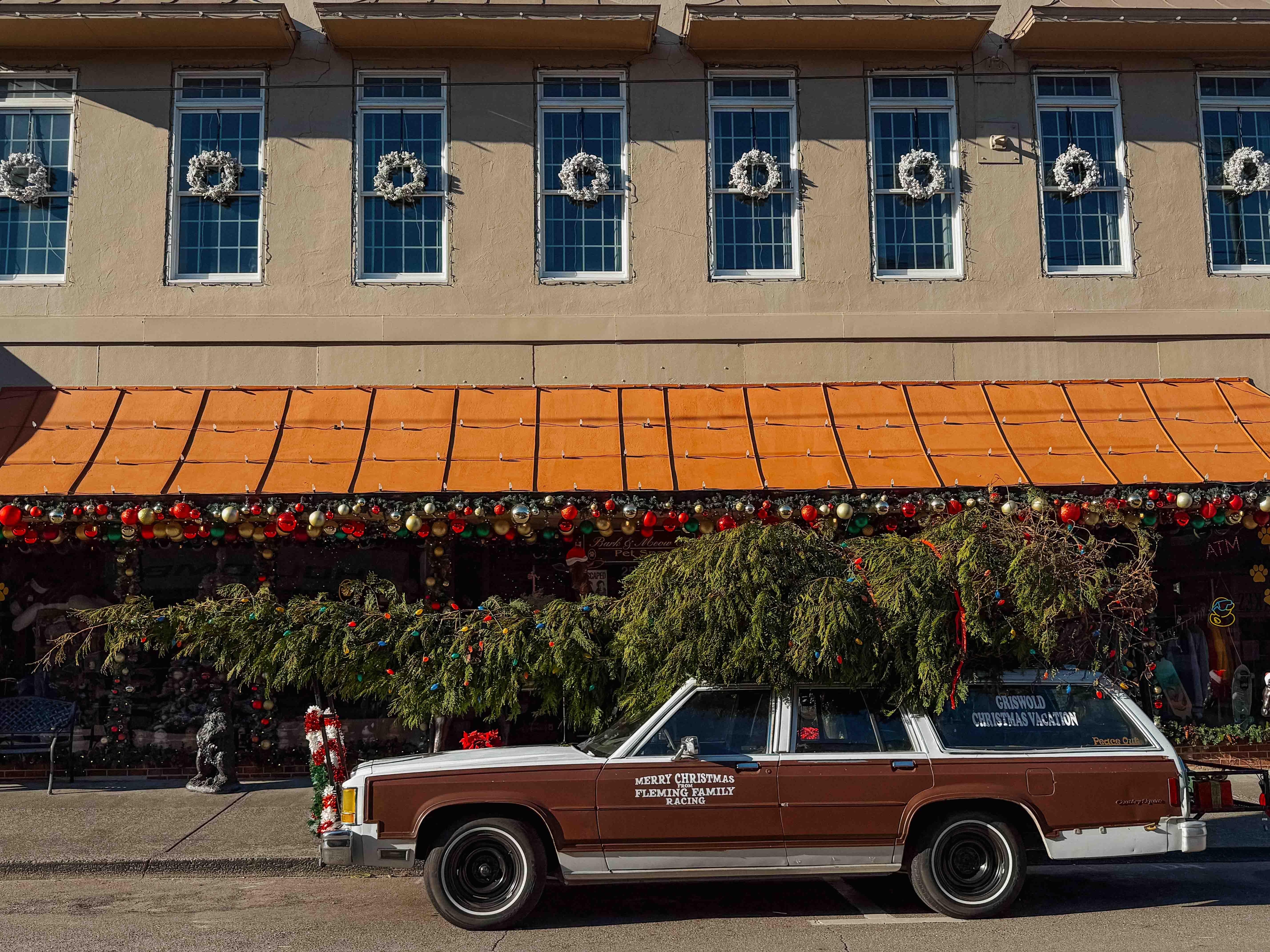 Mayberry has the all the holiday spirit! We enjoyed the Christmas Parade, walking distance from our stay! 