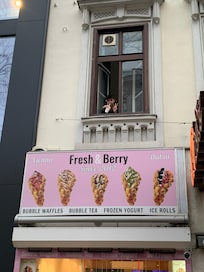 Room window overlooking Main Street : cafe below is great