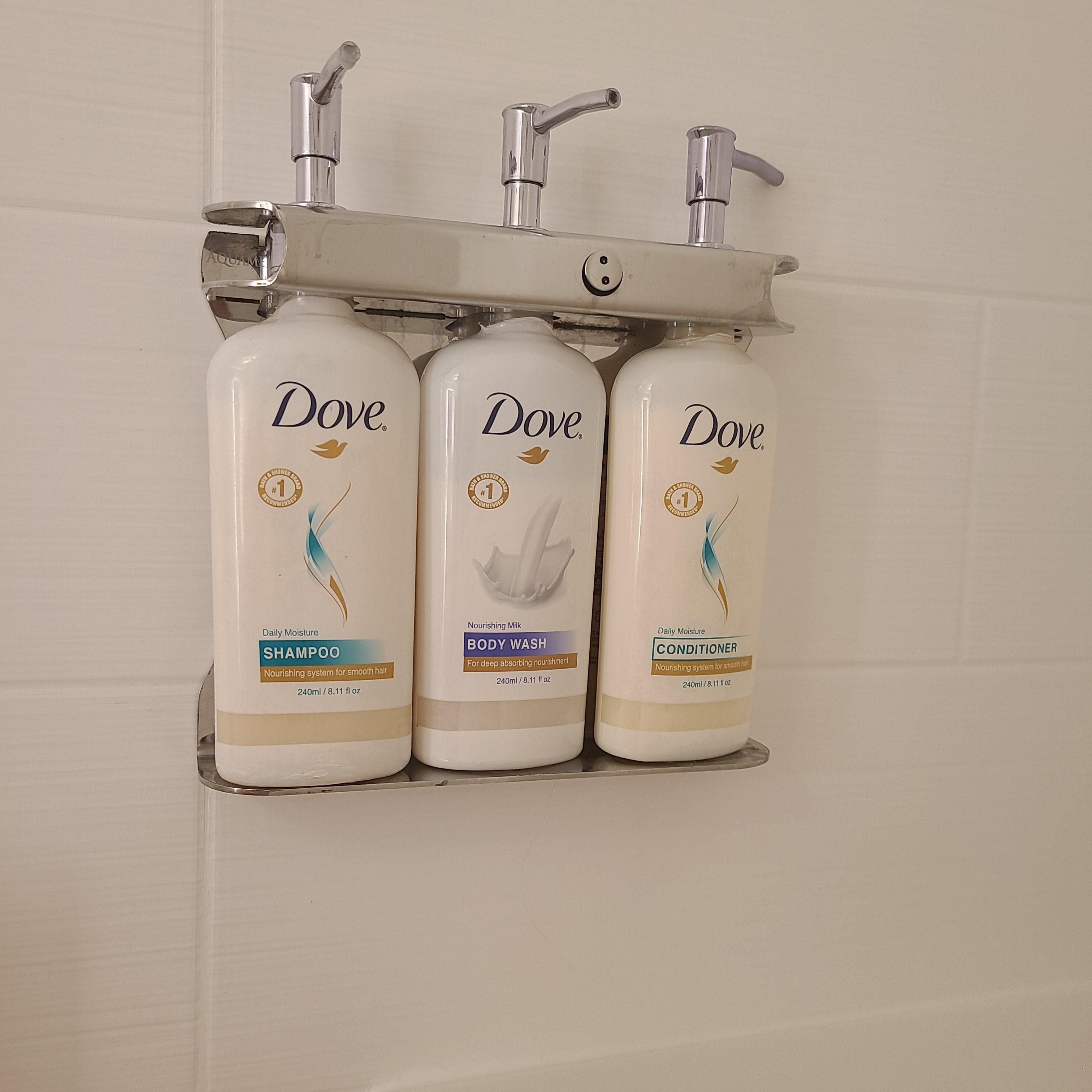 Shampoo, conditioner, and bodywash in the showers were full, smelt great, and were perfect since we forgot to grab bodywas before leaving home. 