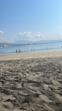 La playa hermosa y excelente para nadar