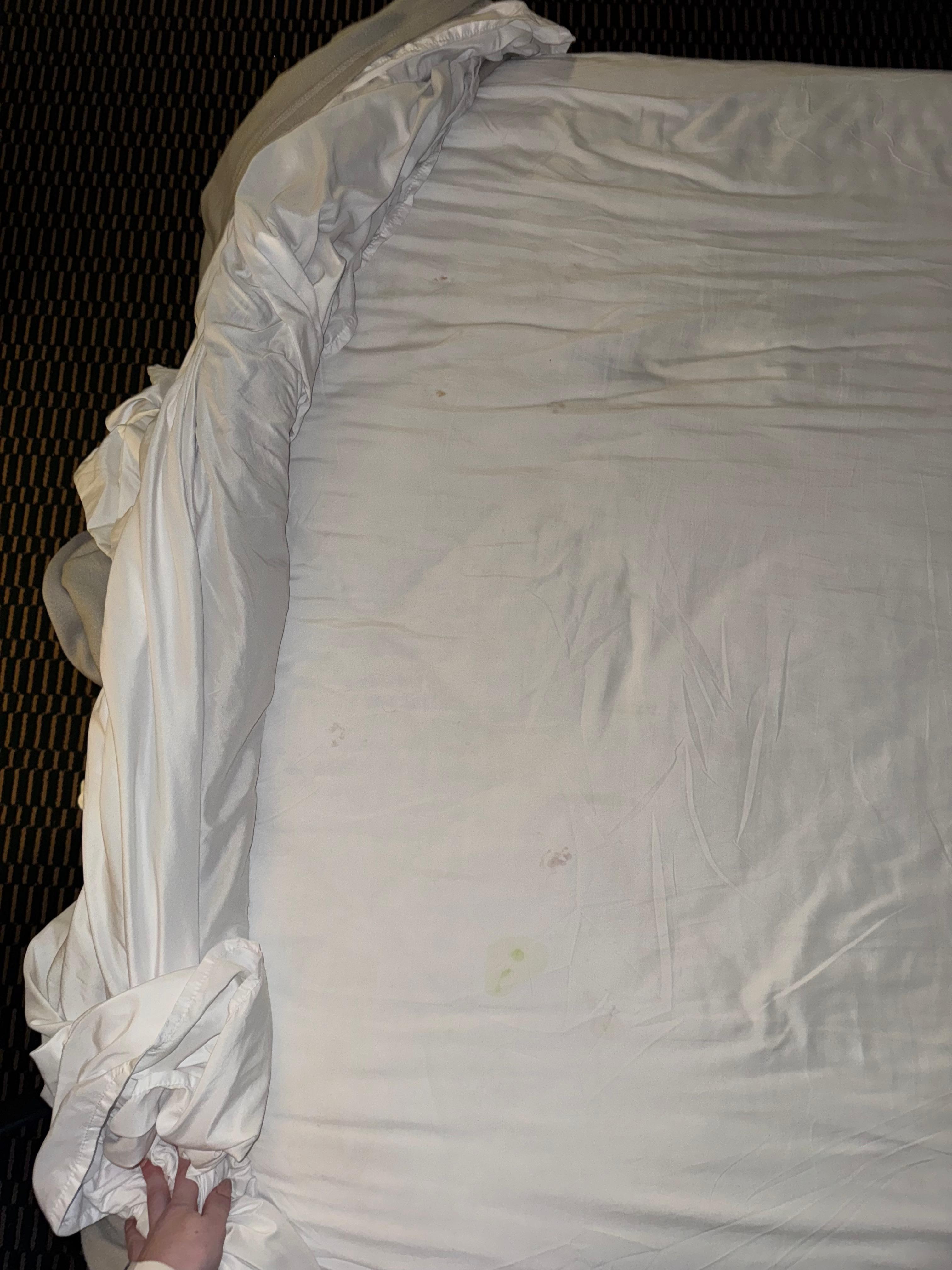 Many stains on fitted sheet