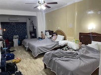 6 people can sleep.
