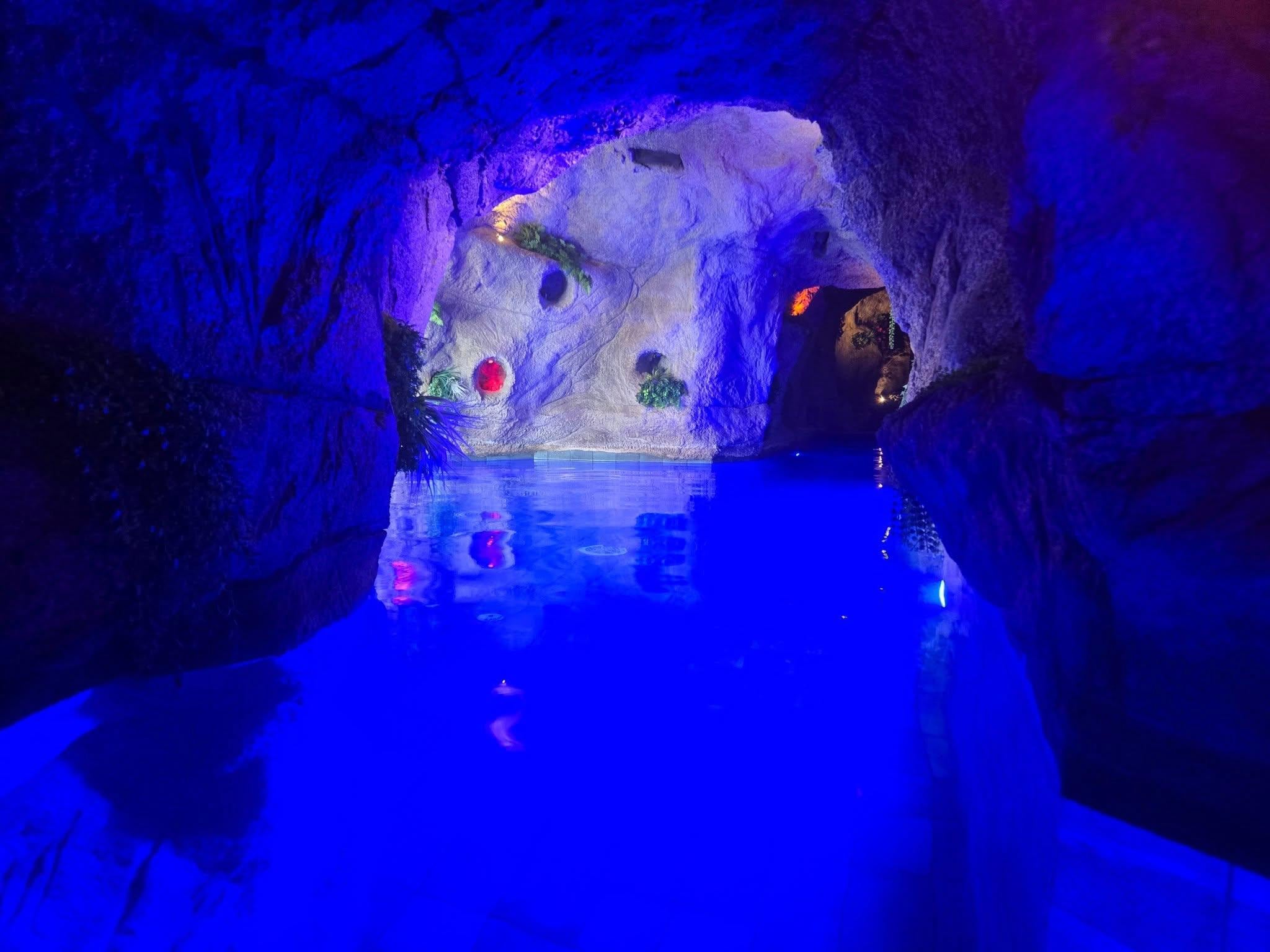 Warm cave pool on -2